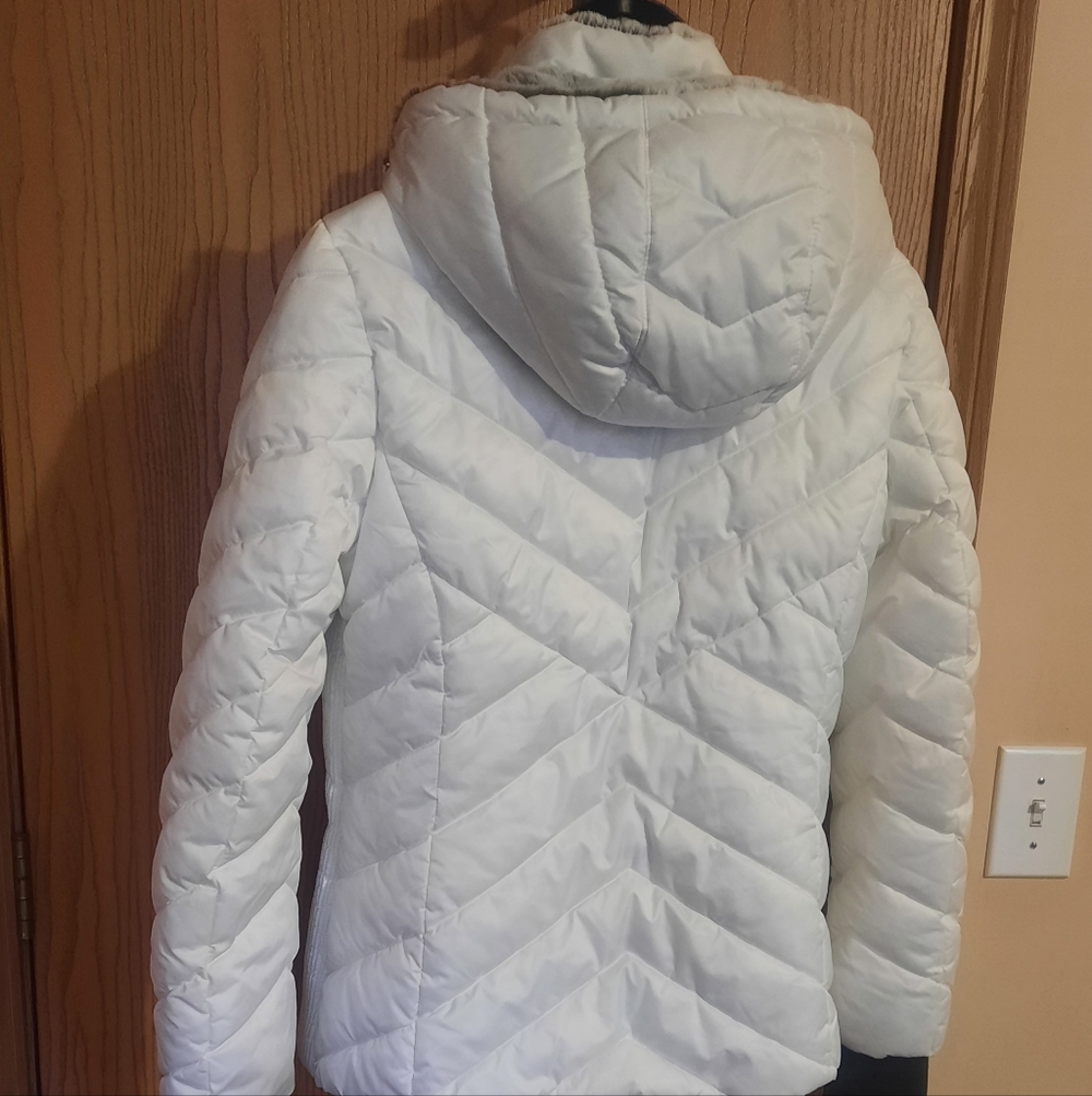 Nautica Women's White Puffer Jacket with Faux Fur Hood - Picture 6 of 13